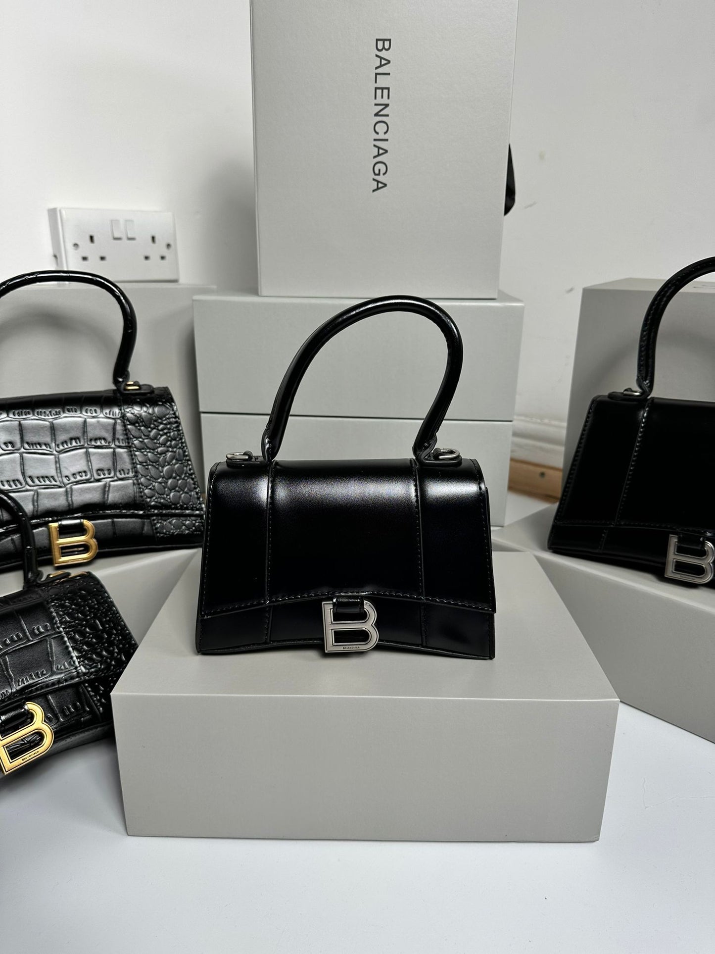 BB hourglass bag