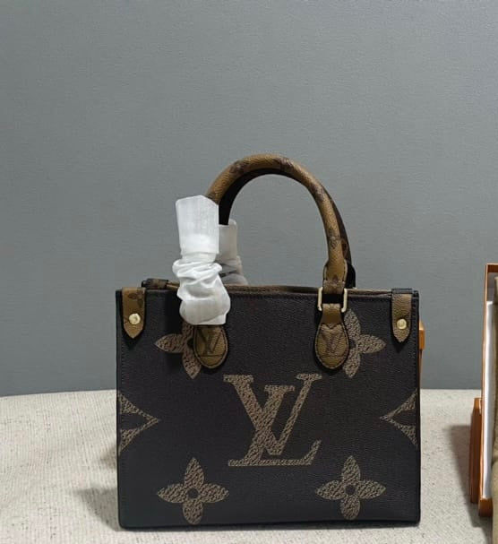 2 tone Vv bag