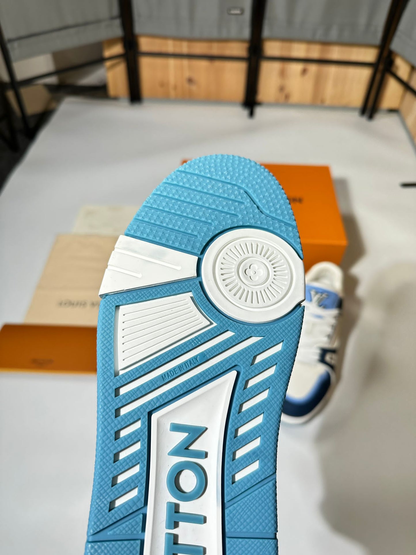 Lvsneakers