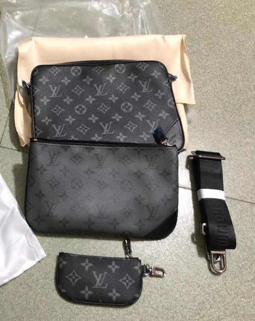 Men’s messenger bag