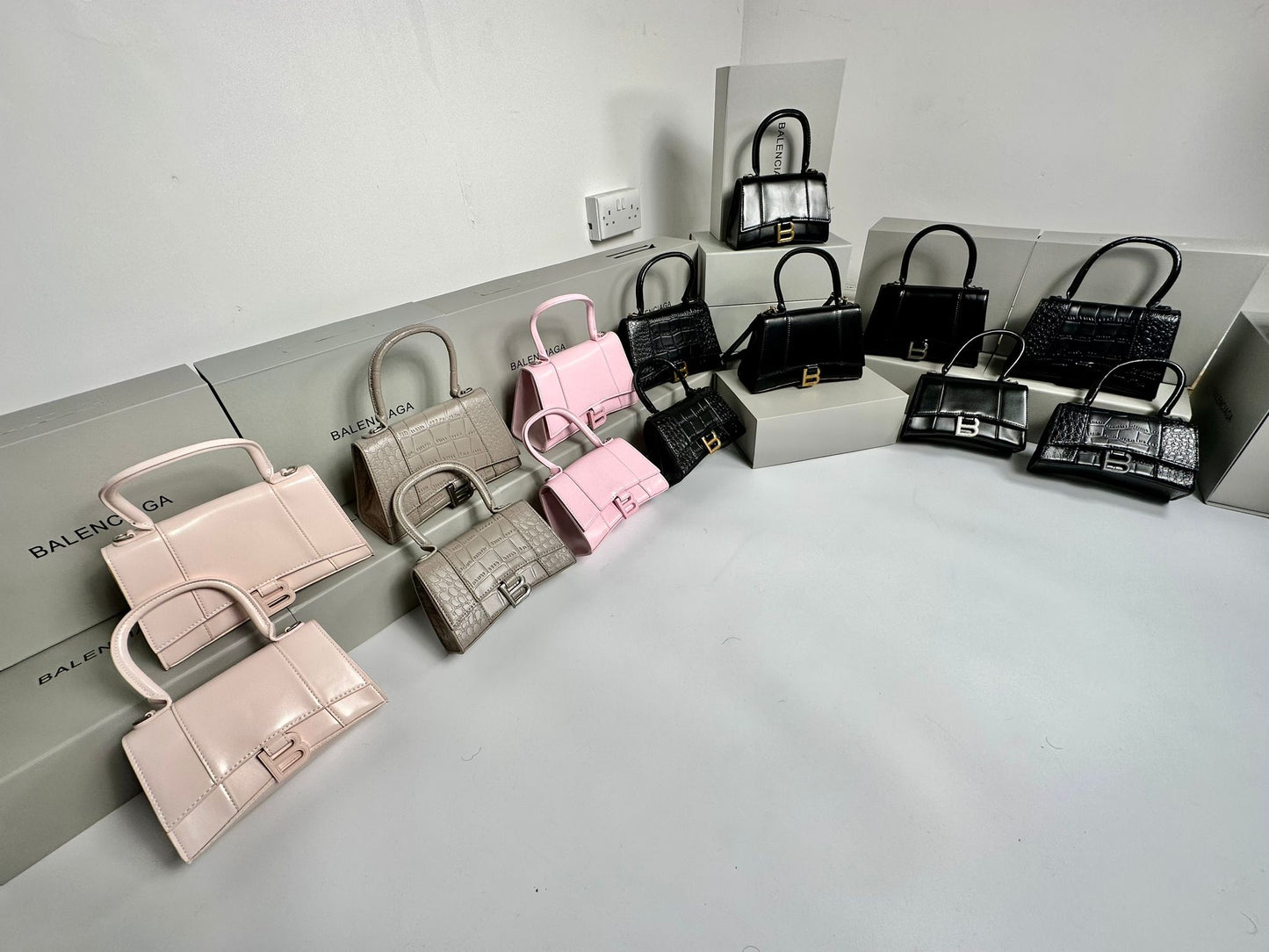 BB hourglass bag