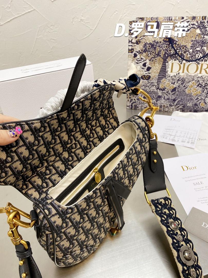 D saddle bag