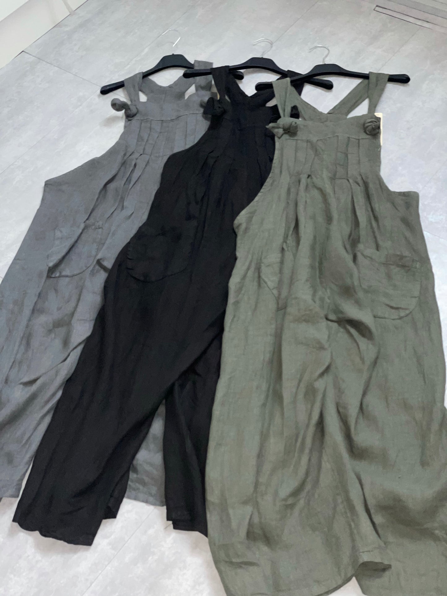 Pleat dungarees