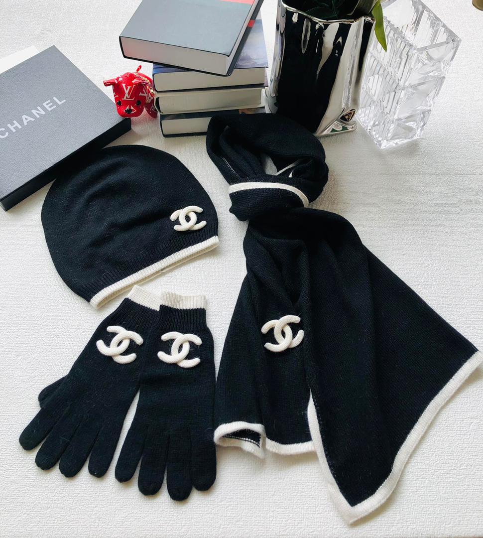 Cc scarf sets