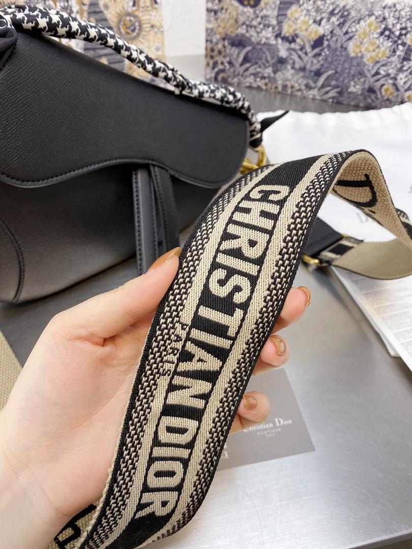 D saddle bag