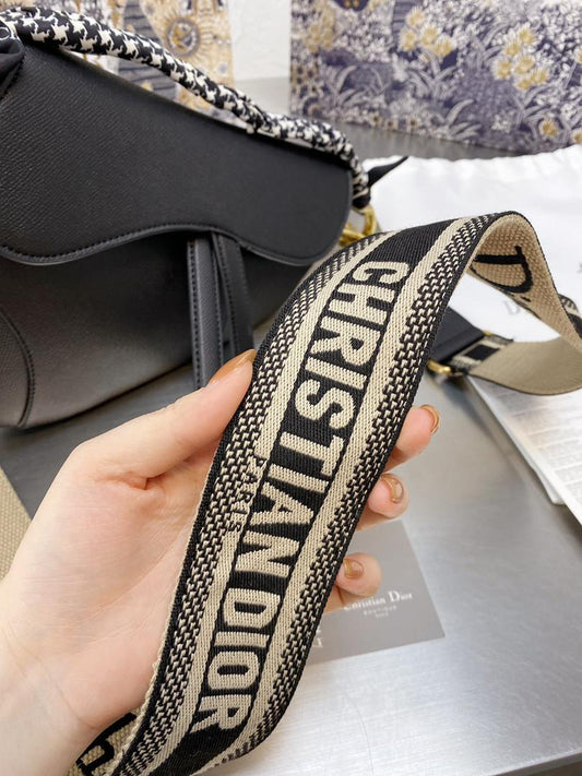 D saddle bag