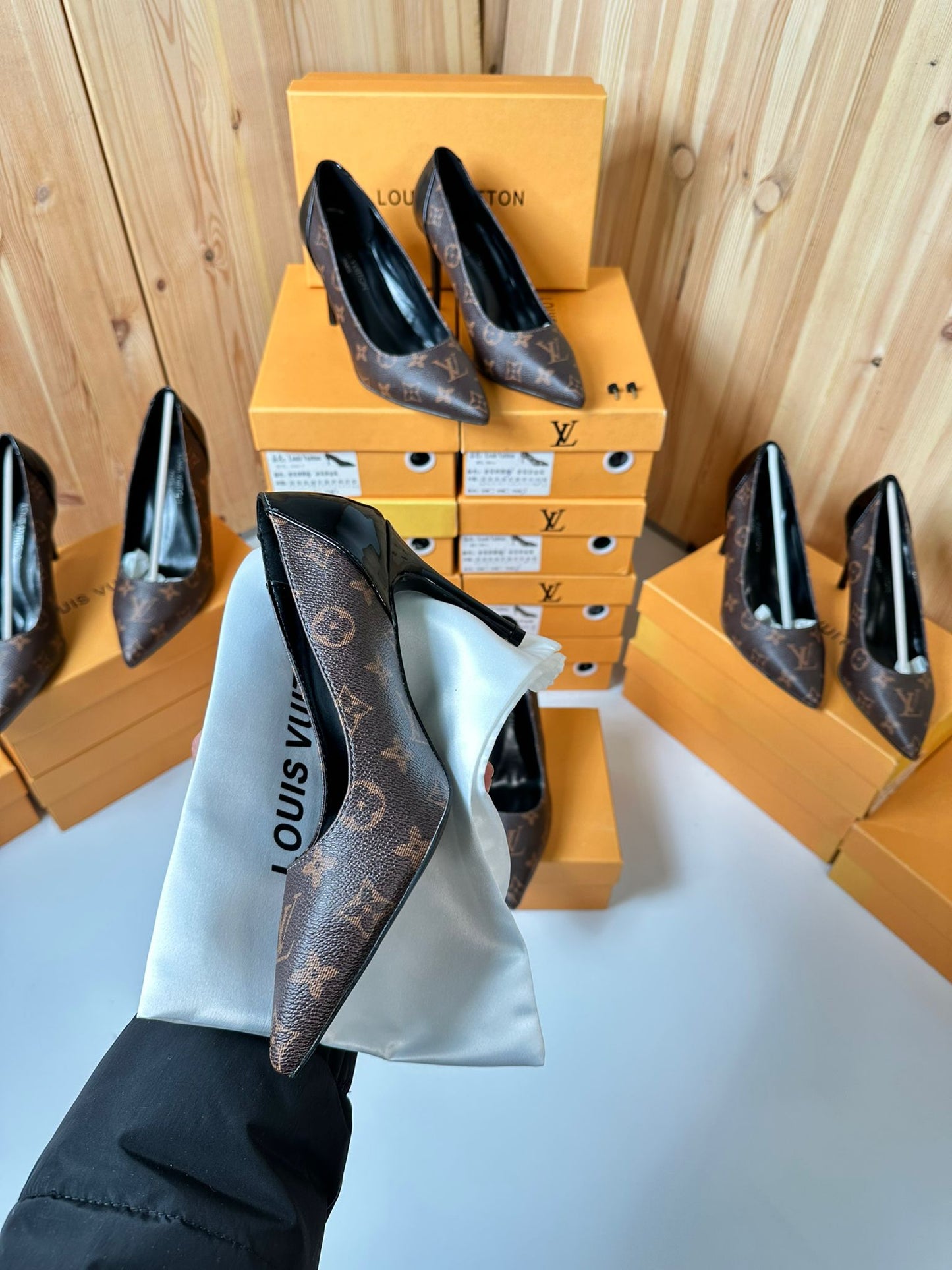 Vv heels