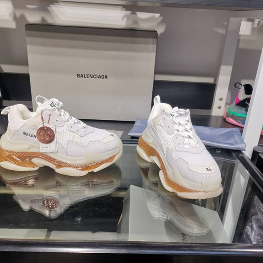 Nude triple s