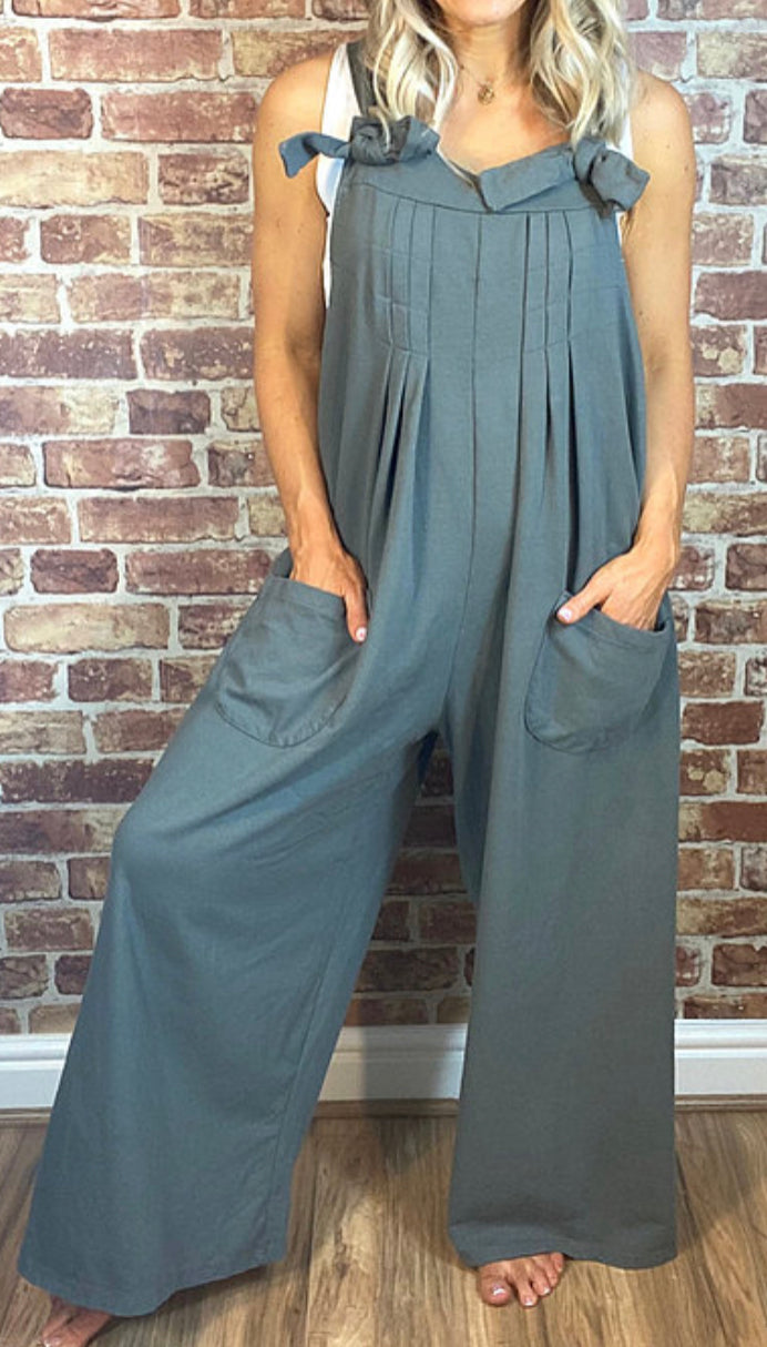 Pleat dungarees