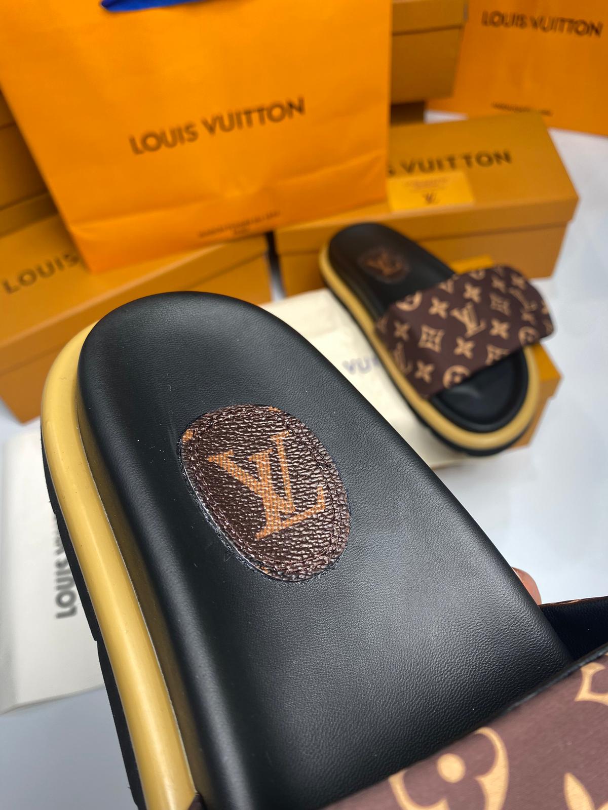 Vv slipper