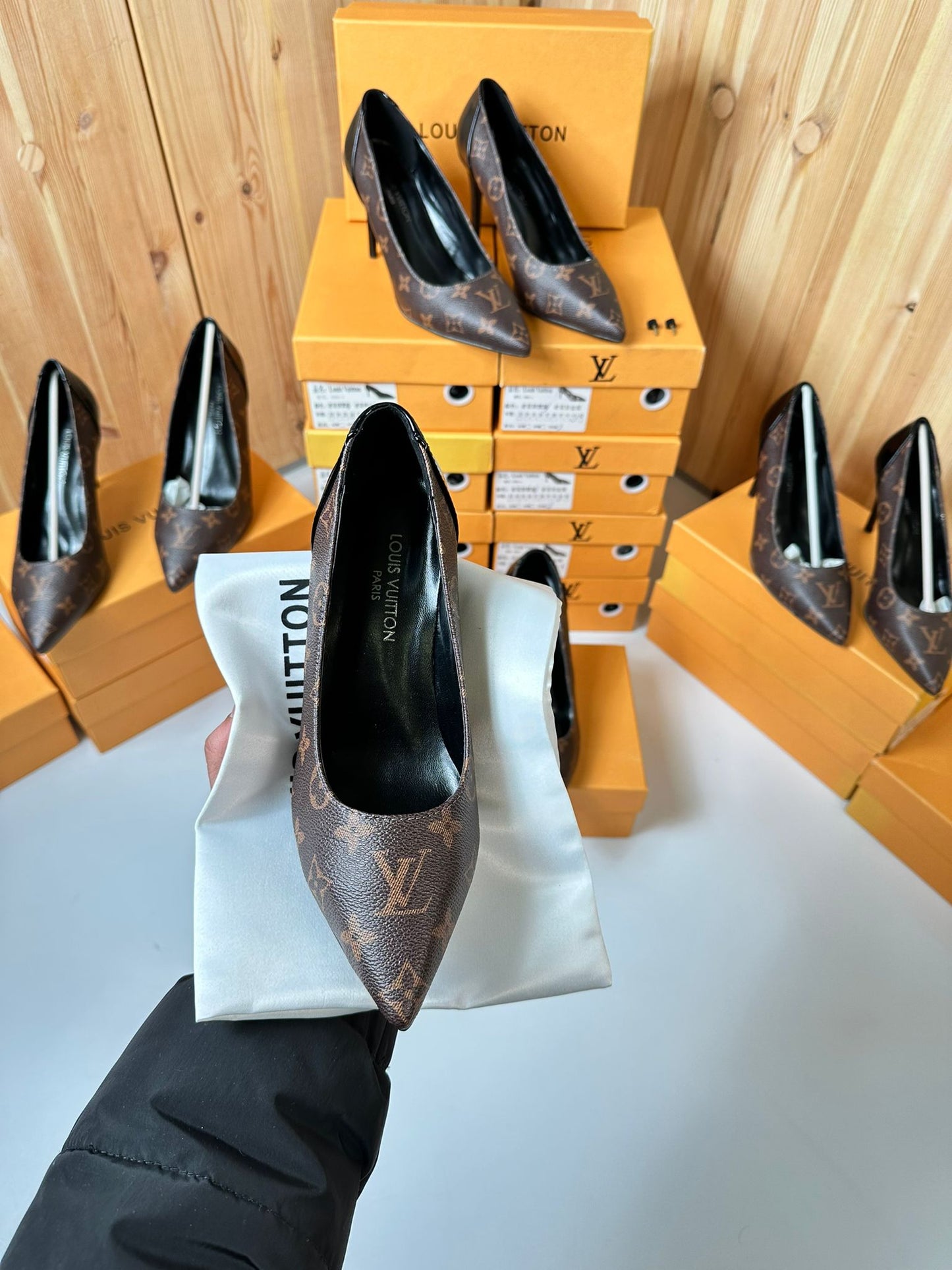 Vv heels