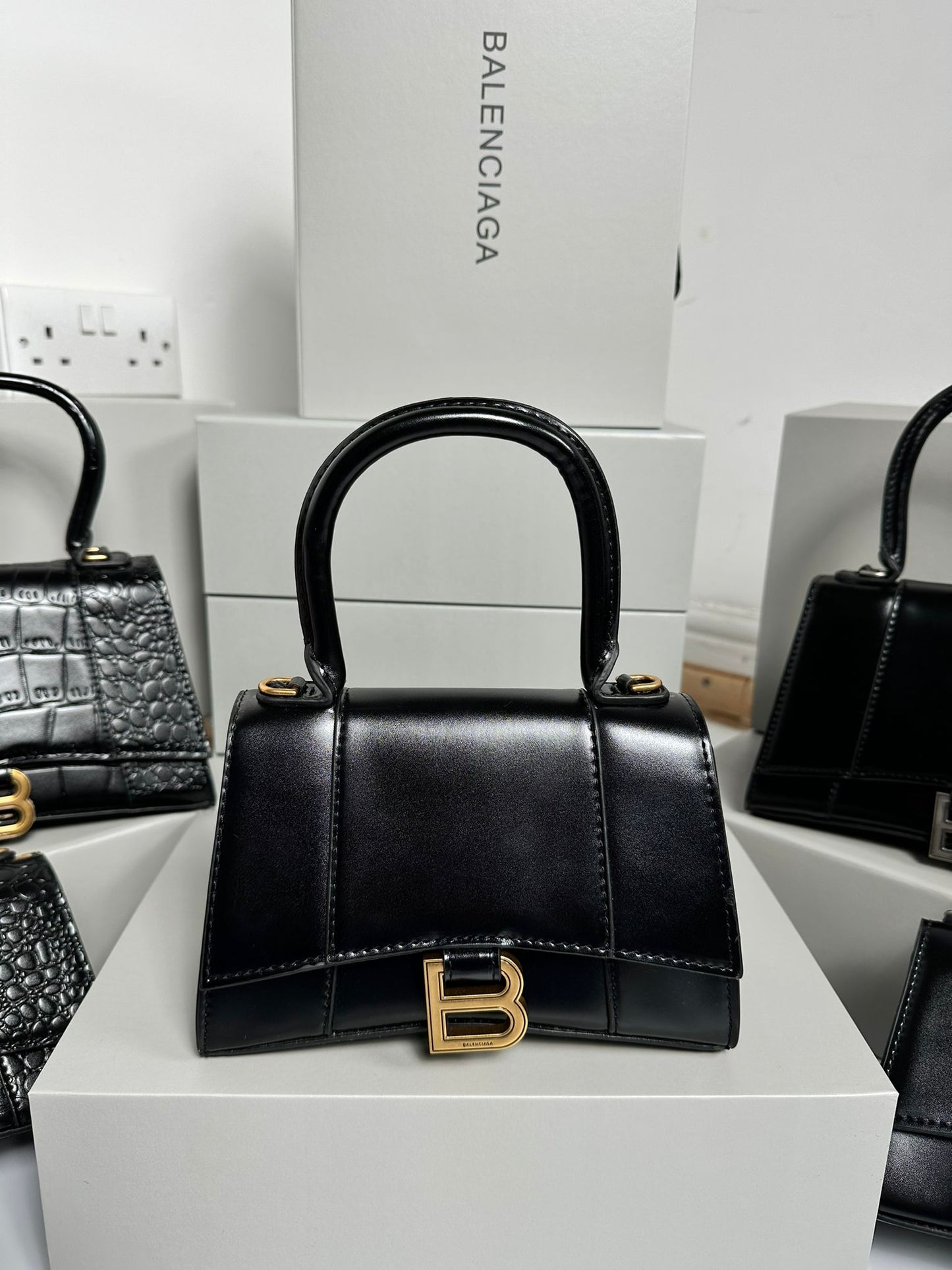 BB hourglass bag