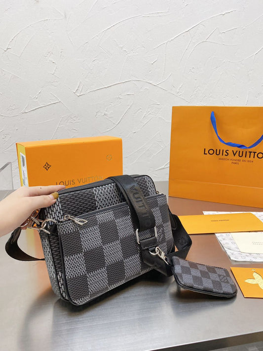 Men’s messenger bag