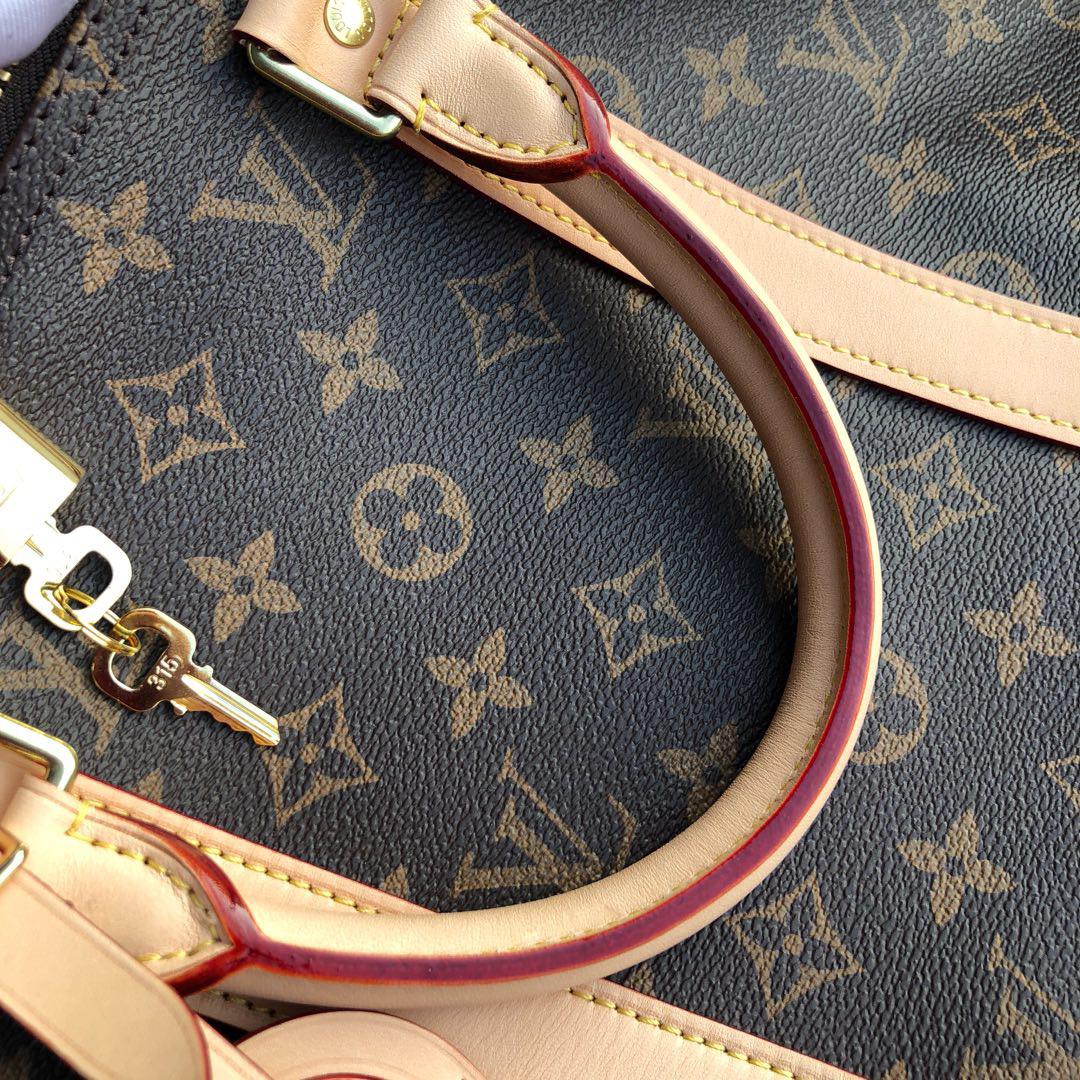 traveling bag