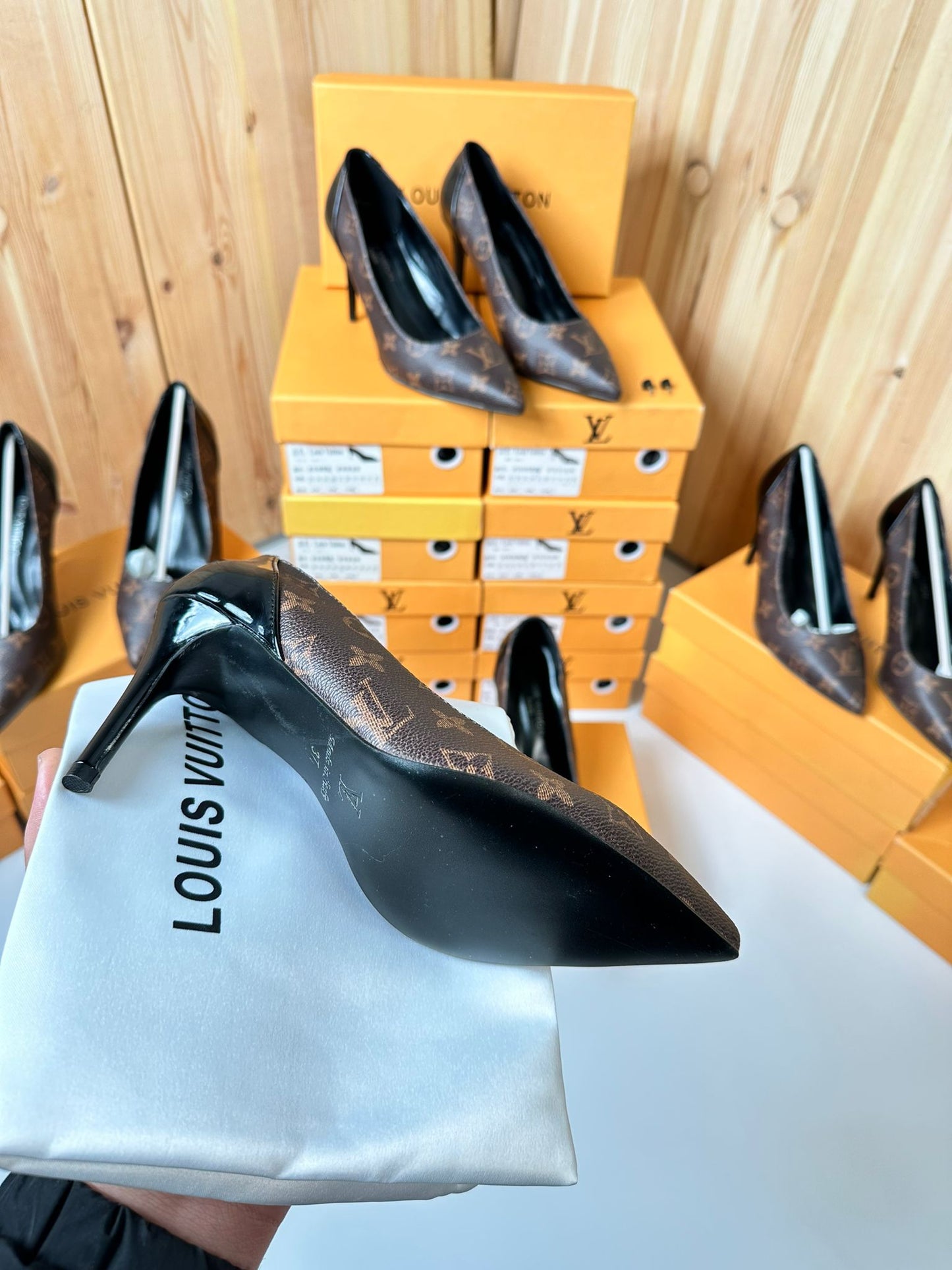Vv heels