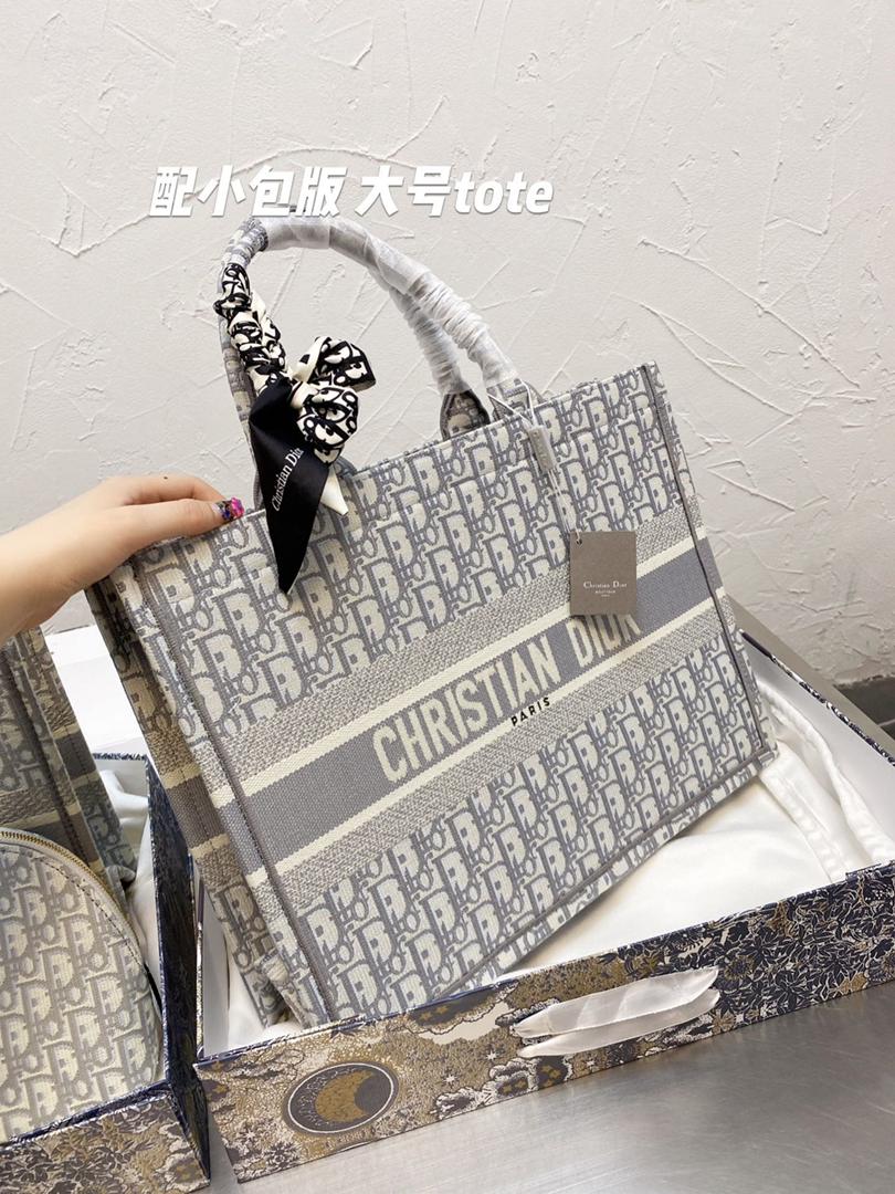 CD shoppers bag