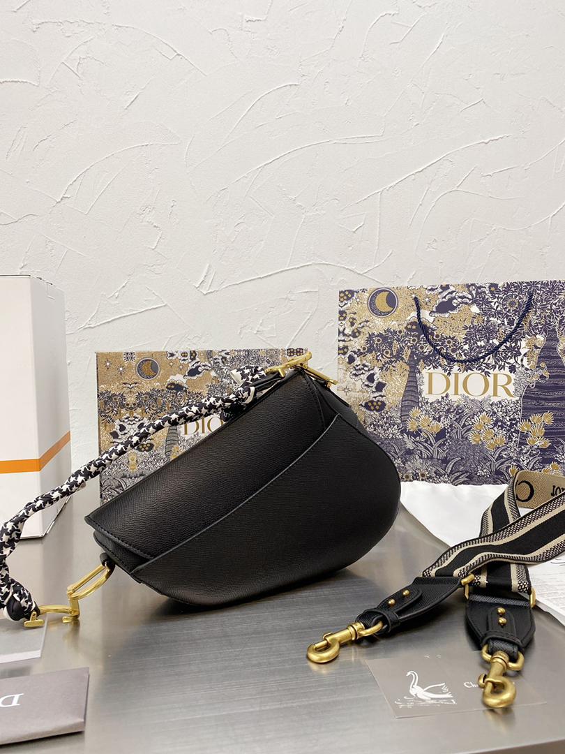 D saddle bag