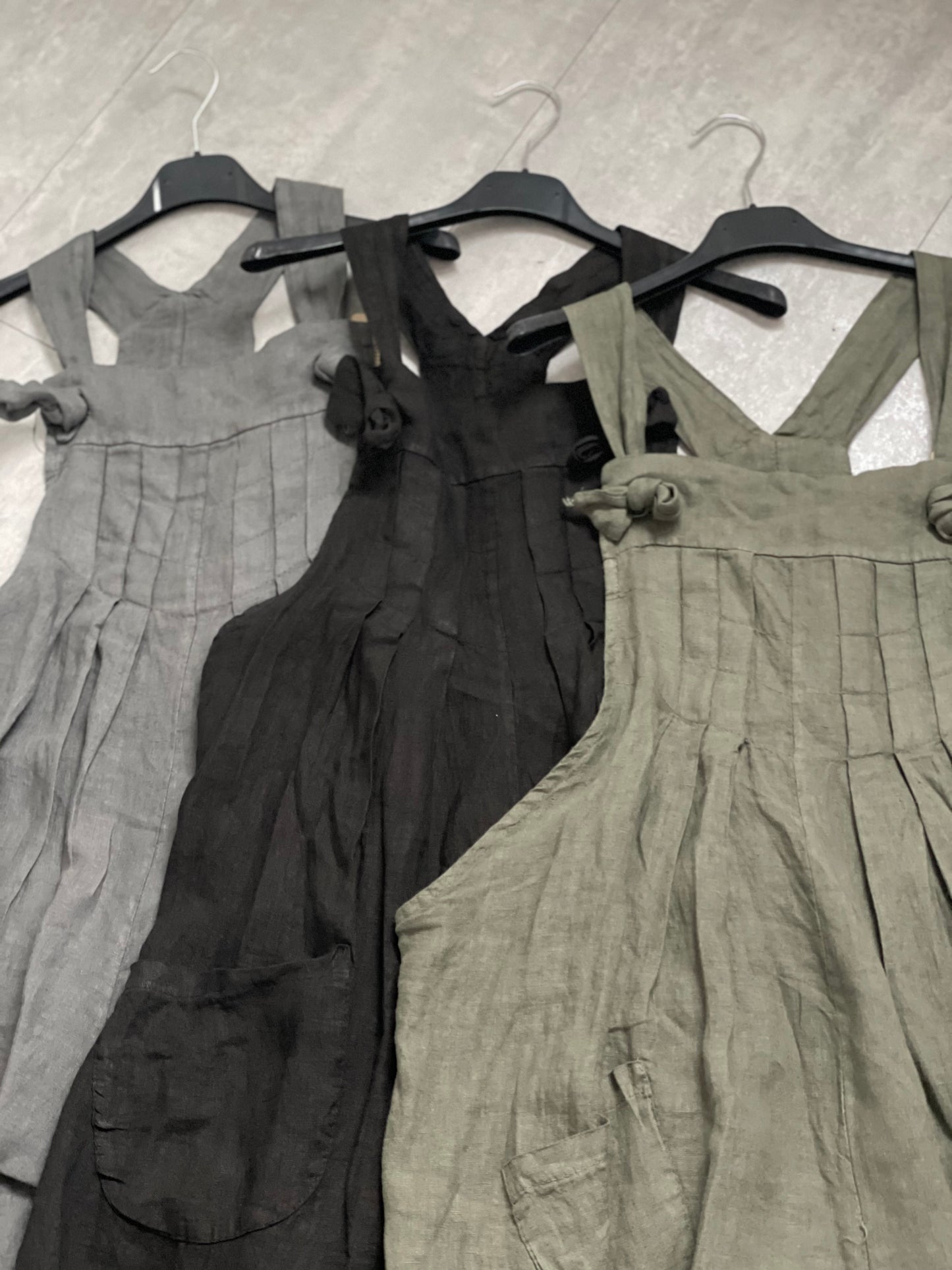Pleat dungarees