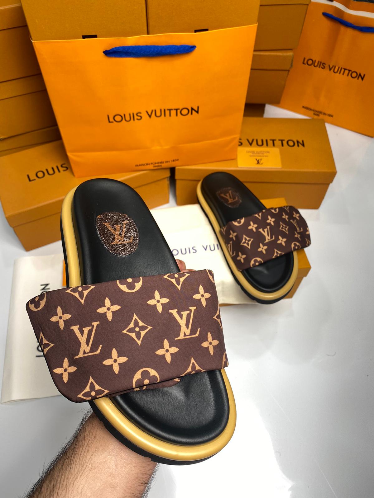 Vv slipper